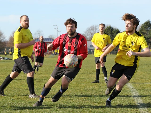 Jewellventus (red) v Fratton Trades. Picture by Kevin Shipp