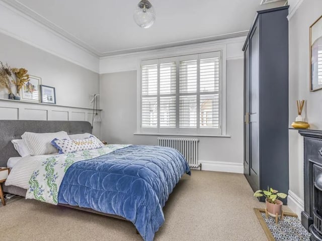 This property is located near public transport links and it is near Hilsea train station.