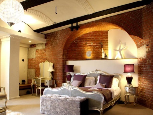 After being restored to form a hotel, Spitbank Fort was equipped with a spa, a sauna and a cinema room as well as good-sized bedrooms.