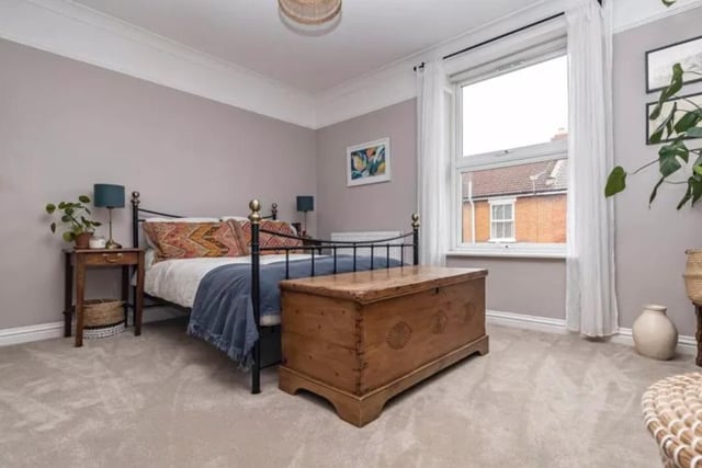 This property is in a prime location as it is a stone's throw from the city centre and it also has easy access to the M27.