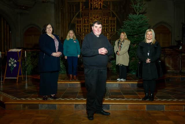 Pictured: Jo Eamey from Stop domestic abuse, Michelle Treacher from Hope into Action, Revd Canon Bob White, Dannii Barham
from Catherine Booth House and Claire Haque from Two Saints at St Mary s Church, Fratton, Portsmouth on Wednesday 1st December 2021
Picture: Habibur Rahman