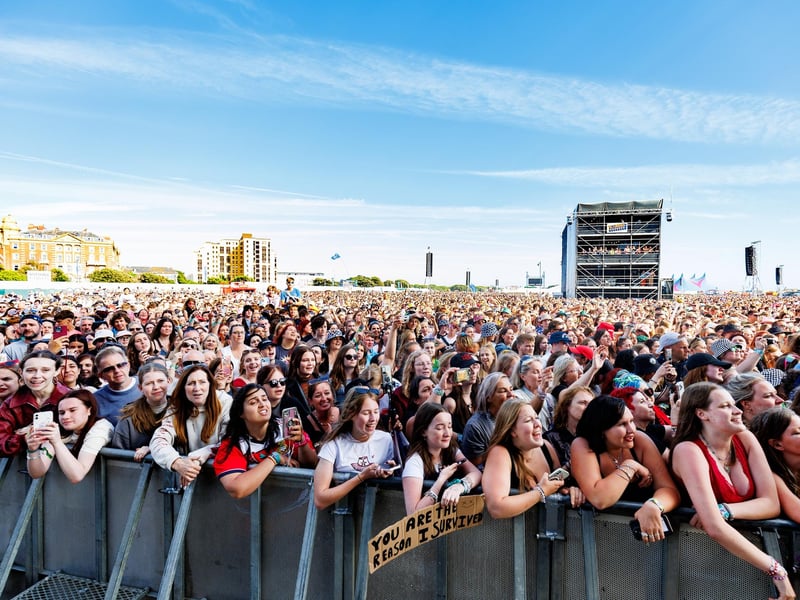 Louis Tomlinson Pictured: Louis Tomlinson singing on the Common Stage Picture:Marcin Jedrysiak