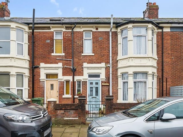 This lovely property comes with three bedrooms and two bathrooms, and there is no forward chain. This home is on the market for £310,000 and it is on the market with Beals - North End Estate Agents. The listing says: "Offered with no forward chain! This three bedroom mid-terraced house is nestled in the sought after location of Baffins."