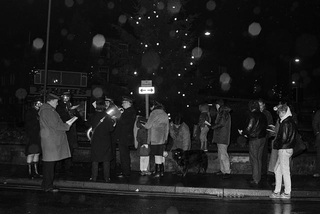 1987 and Sutton's Christmas Light Switch-on