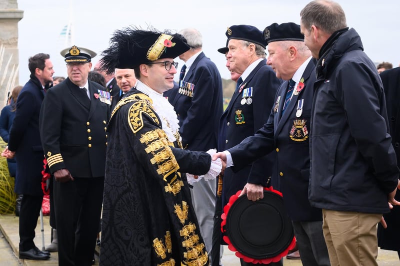 Pictured is: Mayor of Portsmouth, Councillor Tom Coles chats with veterans

Picture: Keith Woodland (121121-38)