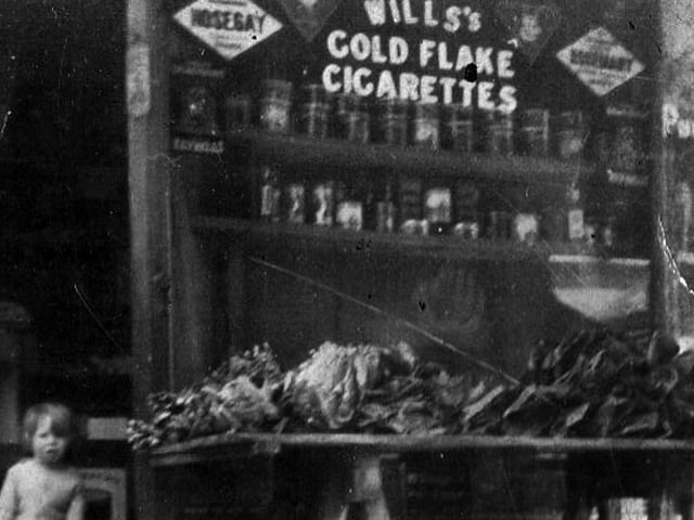 A grocers shop located in Agincourt Road, Buckland 1929.