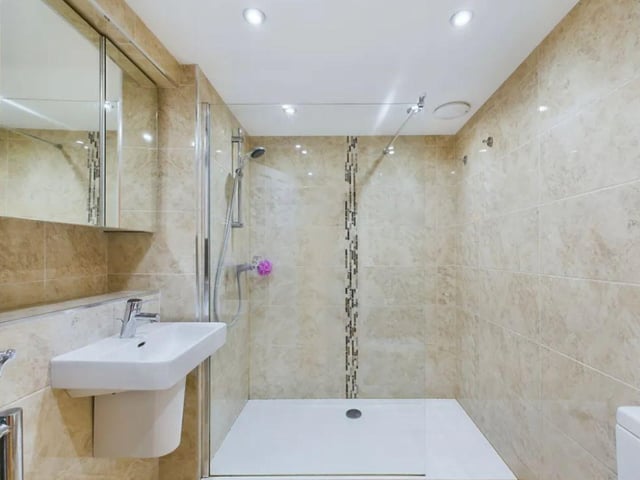 The listing says: "Queensbury was extensively renovated in 2005 and won a ‘Best Renovation’ award."