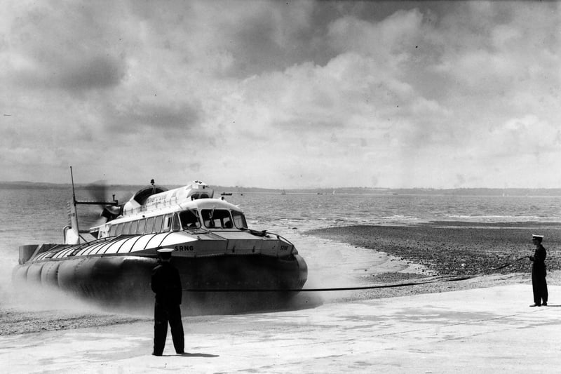 5th August 1965:  The Hovertravel express hovercraft service between Ryde and Gosport and Ryde and Southsea, returning after its first trip.  (Photo by Peter King/Fox Photos/Getty Images)