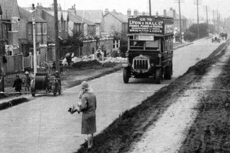 Junction of Galt Road and Havant Road, Farlington, Portsmouth in the 1920s.