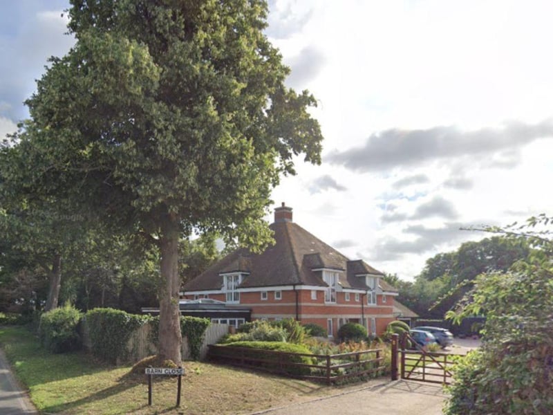 The average property price at PO14 4FD Barn Close is £923,333.
