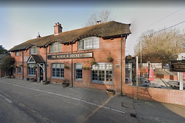 The Horse and Jockey, Botley Road, Curbridge, is a 21 minute drive from Portsmouth via the M27.