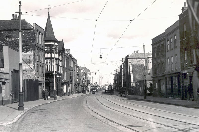 Another view of Broad Street, Old Portsmouth between the wars