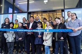 Alan Mak MP cuts the ribbon to officially open the new Lidl store in Purbrook Way, Havant