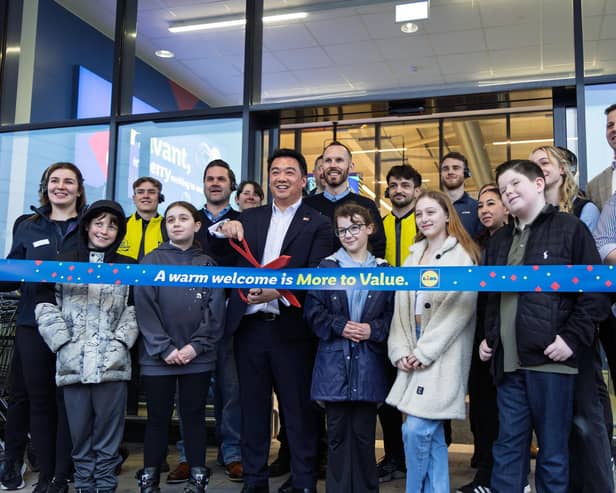 Alan Mak MP cuts the ribbon to officially open the new Lidl store in Purbrook Way, Havant