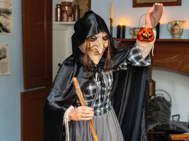 Dress to Distress at Portsmouth Museum.
Photos by Matthew Clark