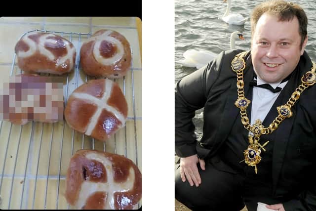 The hot cross buns