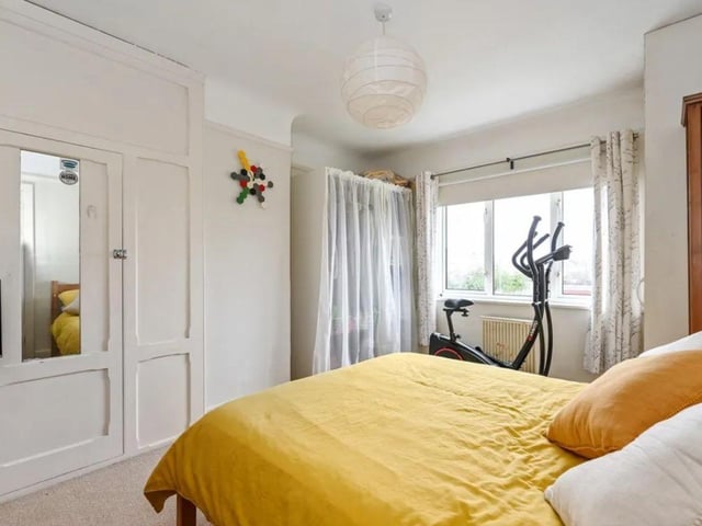 This house is located near public tranpsort links including Cosham and Hilsea train station and it is not far from the M275.