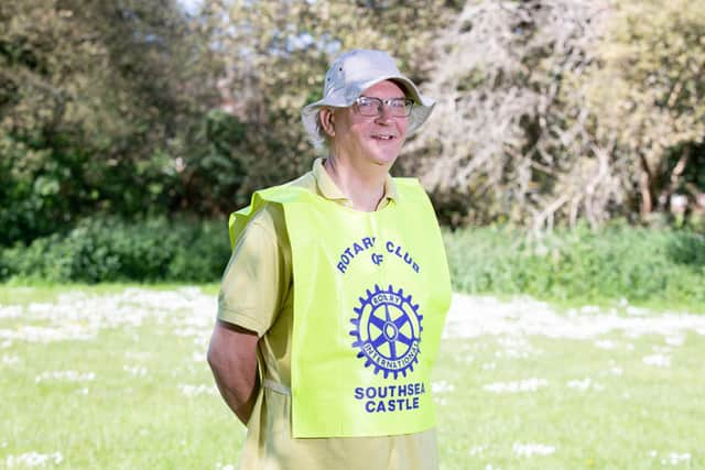 Pictured:  Volunteer Ken Ebbens at St James Hospital, Portsmouth

Picture: Habibur Rahman