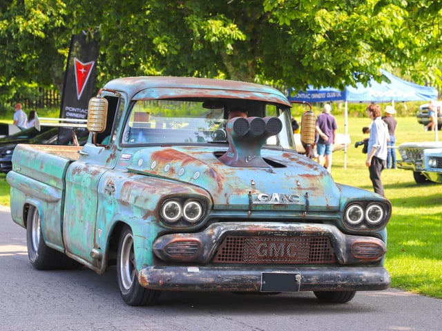 Car entering Beaulieu's Custom and American Show