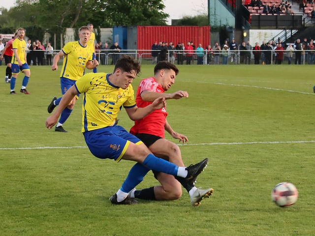 Fareham (red) v Fleetlands. Picture by Ken Walker