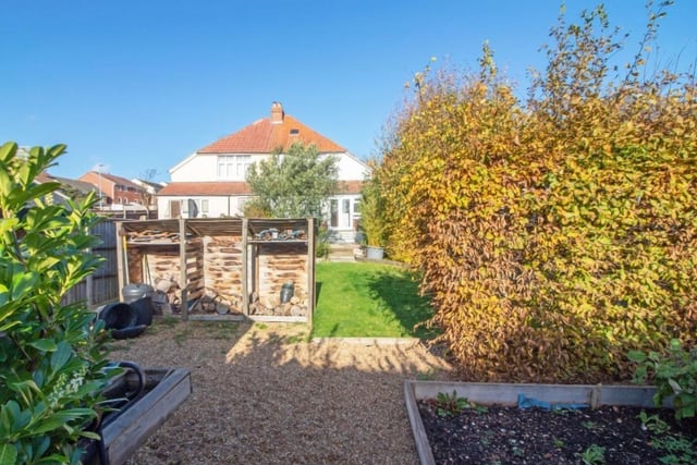 This property is located near Bedhampton and Cosham train station and it is also close to the M275.