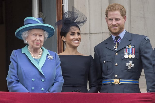 LONDON, ENGLAND - JULY 10: (L-R) Queen Elizabeth II, Meghan, Duchess of Sussex, Prince Harry, Duke of Sussex on July 10, 2018 in London, England. (Photo by Paul Grover - WPA Pool/Getty Images)
