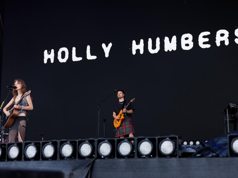 Pictured: The Crowds enjoying the time with Holly Humberstone on Common Stage Picture:Marcin Jedrysiak