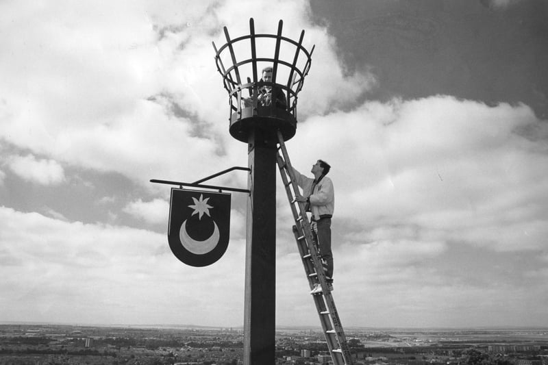 The beacon placed on top of Portsdown Hill, to commemorate the 400th anniversary of the defeat of the Spanish Armarda, 1988. The News PP5531