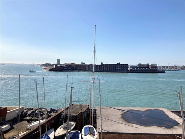 Old Portsmouth apartment