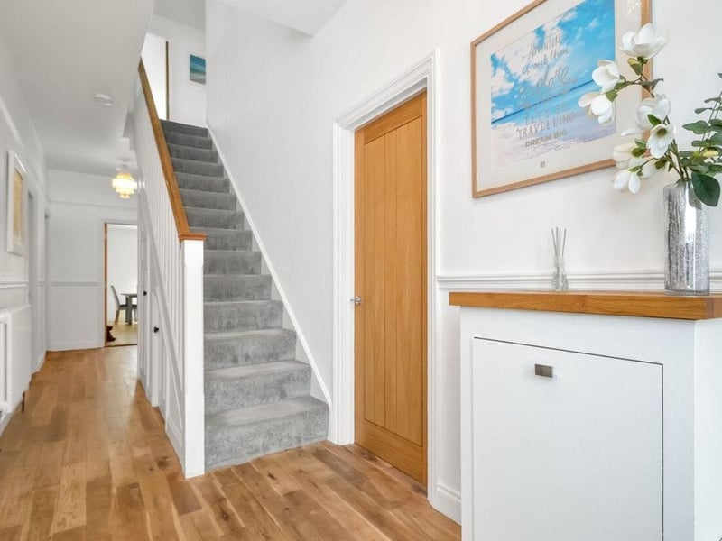 This property is close to public transport links including Cosham and Hilsea as well as being positioned close to the M275.