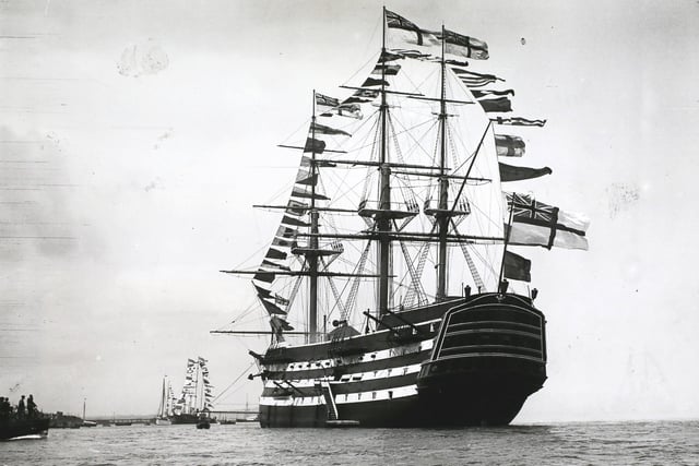 The ship 'HMS Victory' adorned with flags for a naval review at Spithead, England, 1902. (Photo by Hulton Archive/Getty Images)