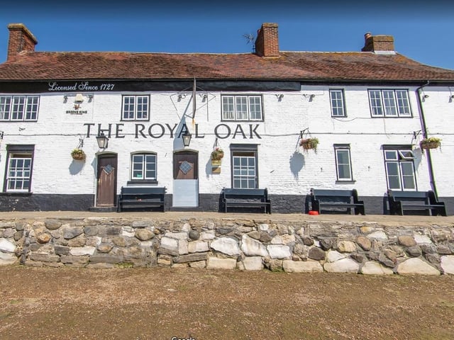 Royal Oak, 19 Langstone High Street, Langstone, PO9 1RY - rated 4.1 out of 5 according to Google reviews