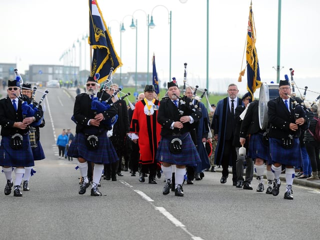 The parade in Lee-on-the-Solent (131122-2628)