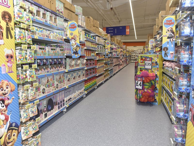 B&M opened in Southampton Road Retail Park in Titchfield, on Saturday, December 2, 2023.

Picture: Sarah Standing (011223-2862)
