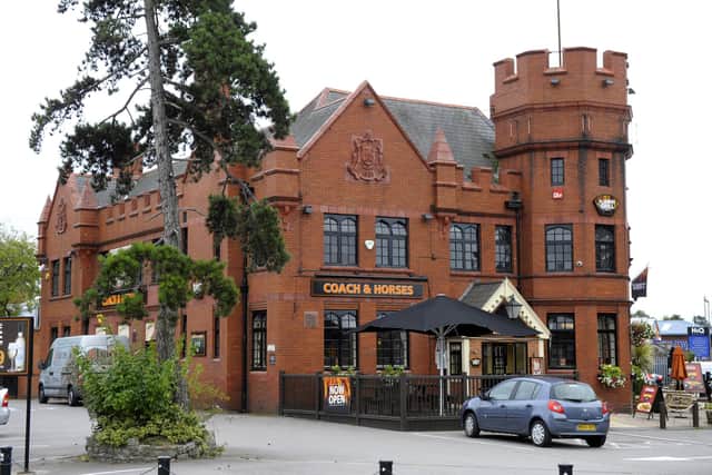 Coach and Horses public house, London Road. Picture: Allan Hutchings 113188-352.
