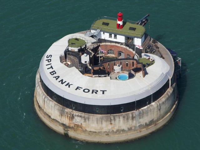 The fort comes with the fixtures and fittings apart from the boats which are needed to access the private property.