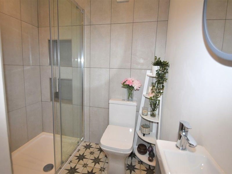 The listing says: "Stunning three bedroom mid-terraced house in the highly sought after location of Ebery Grove, Baffins. The property has been extended and modernised throughout to a very high standard & will be perfect for those looking for that beautiful family home."