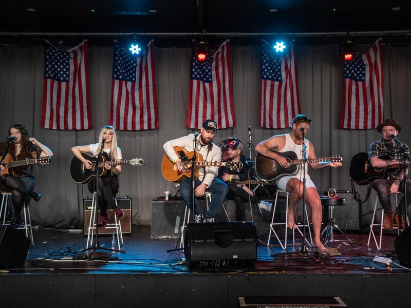 Lianne Kaye, Chloe Leigh, Nick Edwards, Jimmy Stanley and Thomas Kavanagh performing at Country on the Coast 2024.