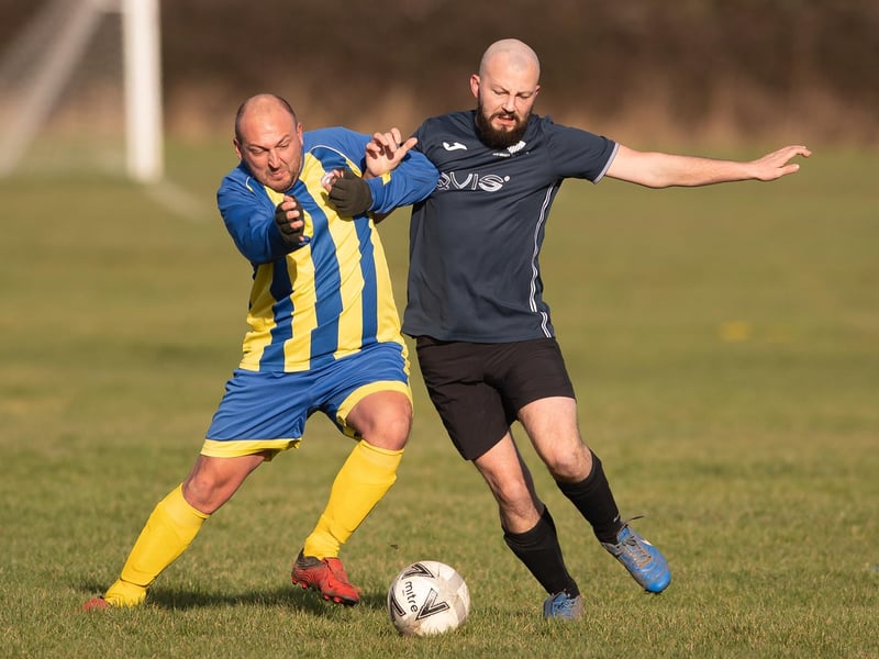 ACFC (yellow & blue) v Havant Town. Picture: Keith Woodland