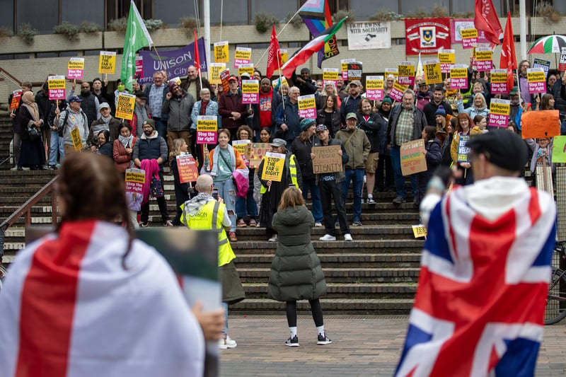 Portsmouth Protests: Pro and anti-immigration protesters rally in ...