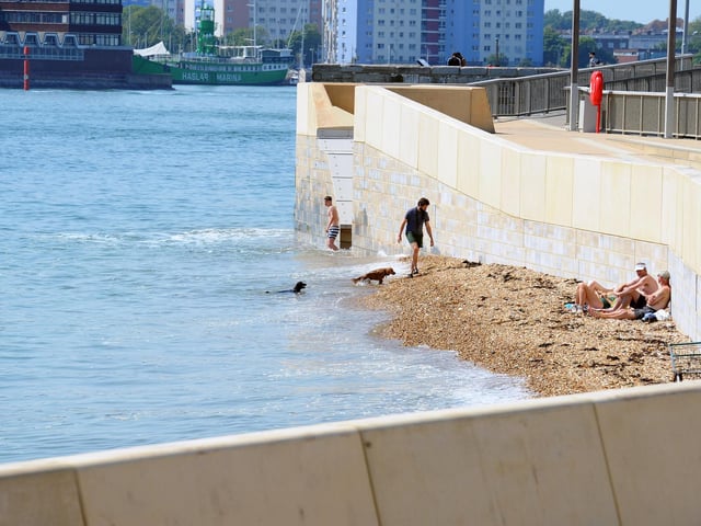 Temperatures soared to 27C in Portsmouth on Wednesday, June 26, 2024. People out and about in Old Portsmouth.Picture: Sarah Standing (250624-1308)