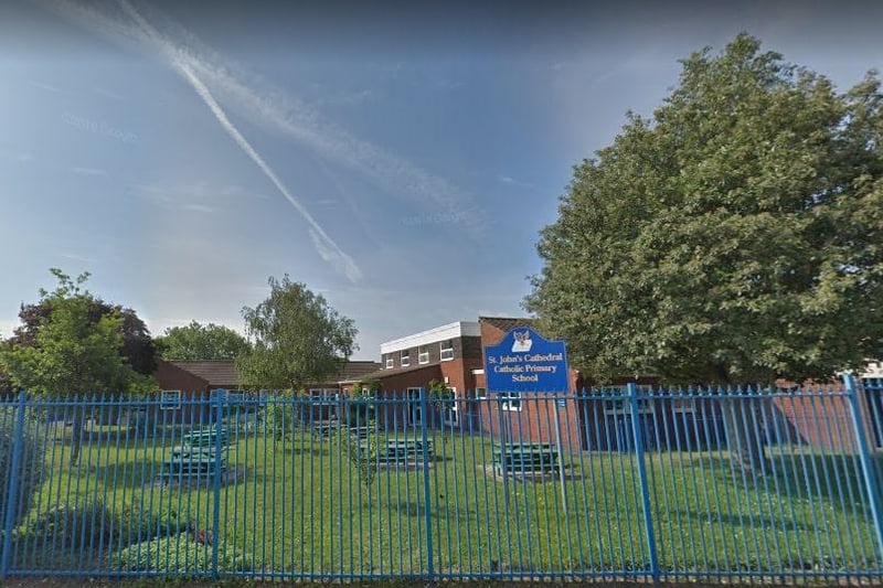 This primary school in Cottage View has a 4.3 star rating on Google Reviews.