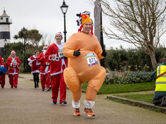 Hundreds of people turned out for the 2023 Santa Fun Run in Southsea on Saturday morning, many running to raise money for charity in either the 5K or 10K distance.