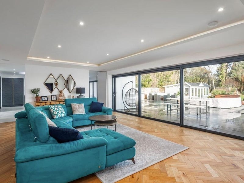 This property is freehold and it also comes with a double garage which has the potential to be transformed into an annexe.