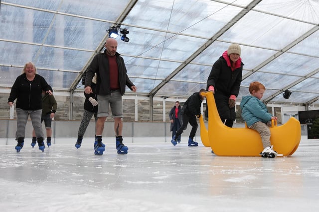 Portsmouth On Ice officially opens, Guildhall Square, Portsmouth
Picture: Chris  Moorhouse (231124-15)
