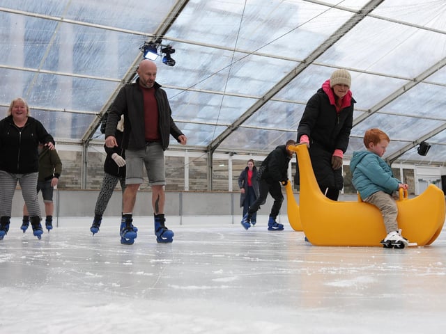 Portsmouth On Ice officially opens, Guildhall Square, PortsmouthPicture: Chris  Moorhouse (231124-15)