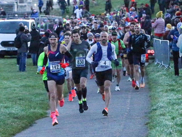 Runners at the start of the Portsmouth Coastal Waterside Marathon. Picture: Chris  Moorhouse (221224-02)