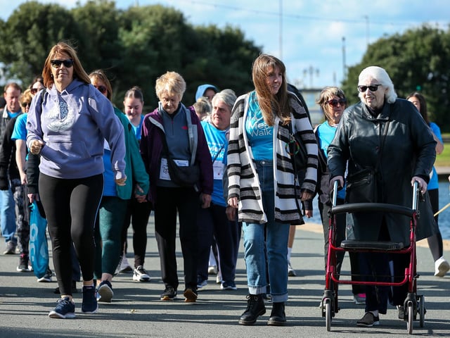 Alzheimer's Society Memory Walk, Canoe Lake, SouthseaPicture: Chris  Moorhouse (051024-047)