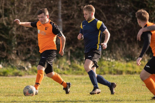 Pelham (blue & yellow) v AFC Farlington. Picture by Keith Woodland