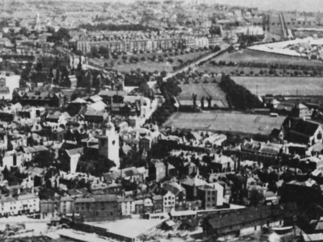 With Broad Street in the bottom left hand corner, here we see Old Portsmouth in 1934.